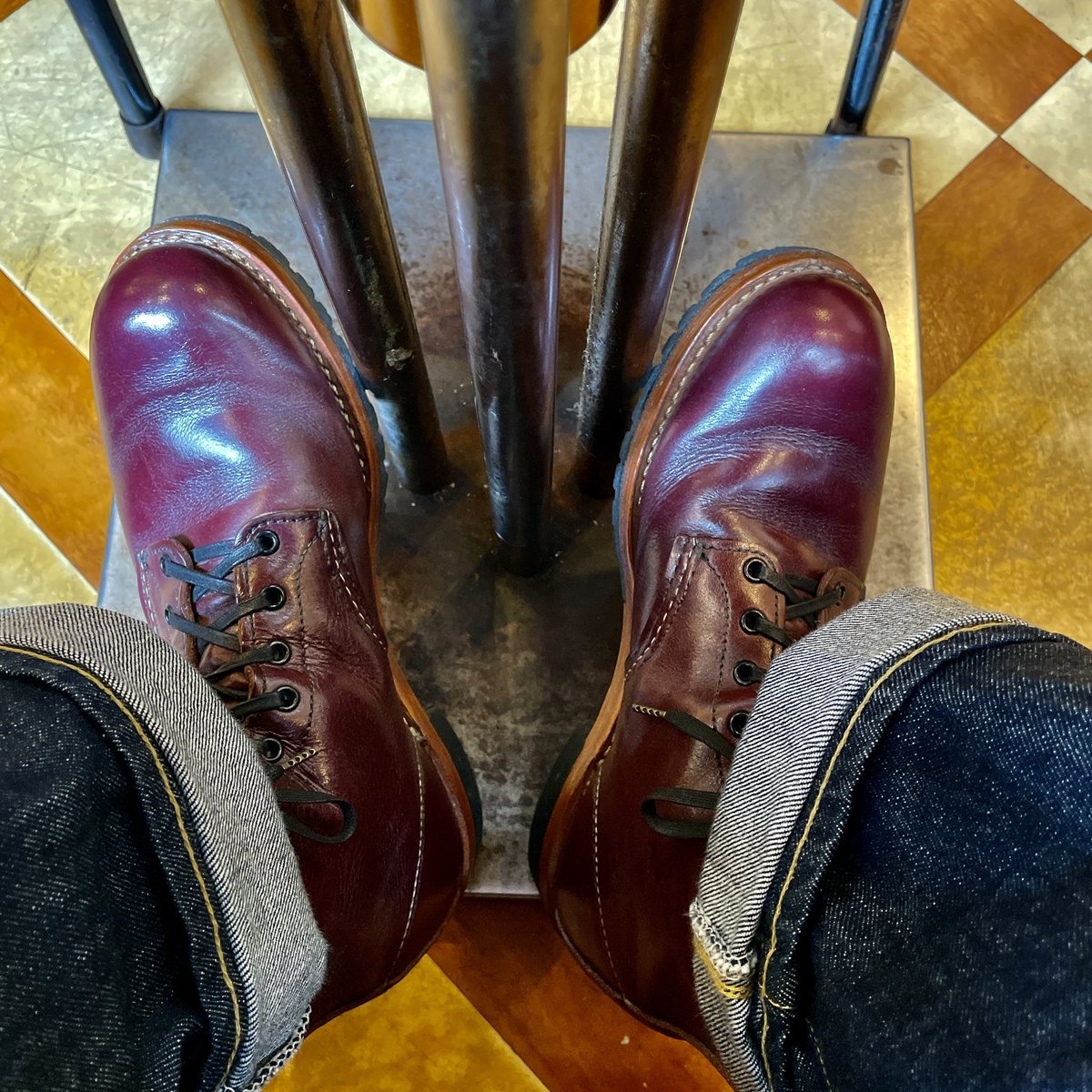 nao357carrera's tweet photo. いつもの喫茶店☕️
#レッドウィング
#ベックマン
#リーバイス 
#LVC
#リーバイス501
#LVC1944 https://t.co/mDs2n0kHz2