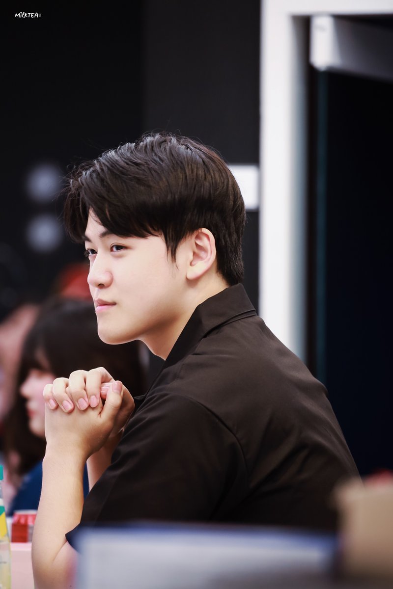 RohyungA's tweet image. 2023.05.25 T1 basecamp  
아니…사장님…
알바생 이렇게 잘 생긴면 반칙이에요……
#gumayusi #구마유시 #이민형