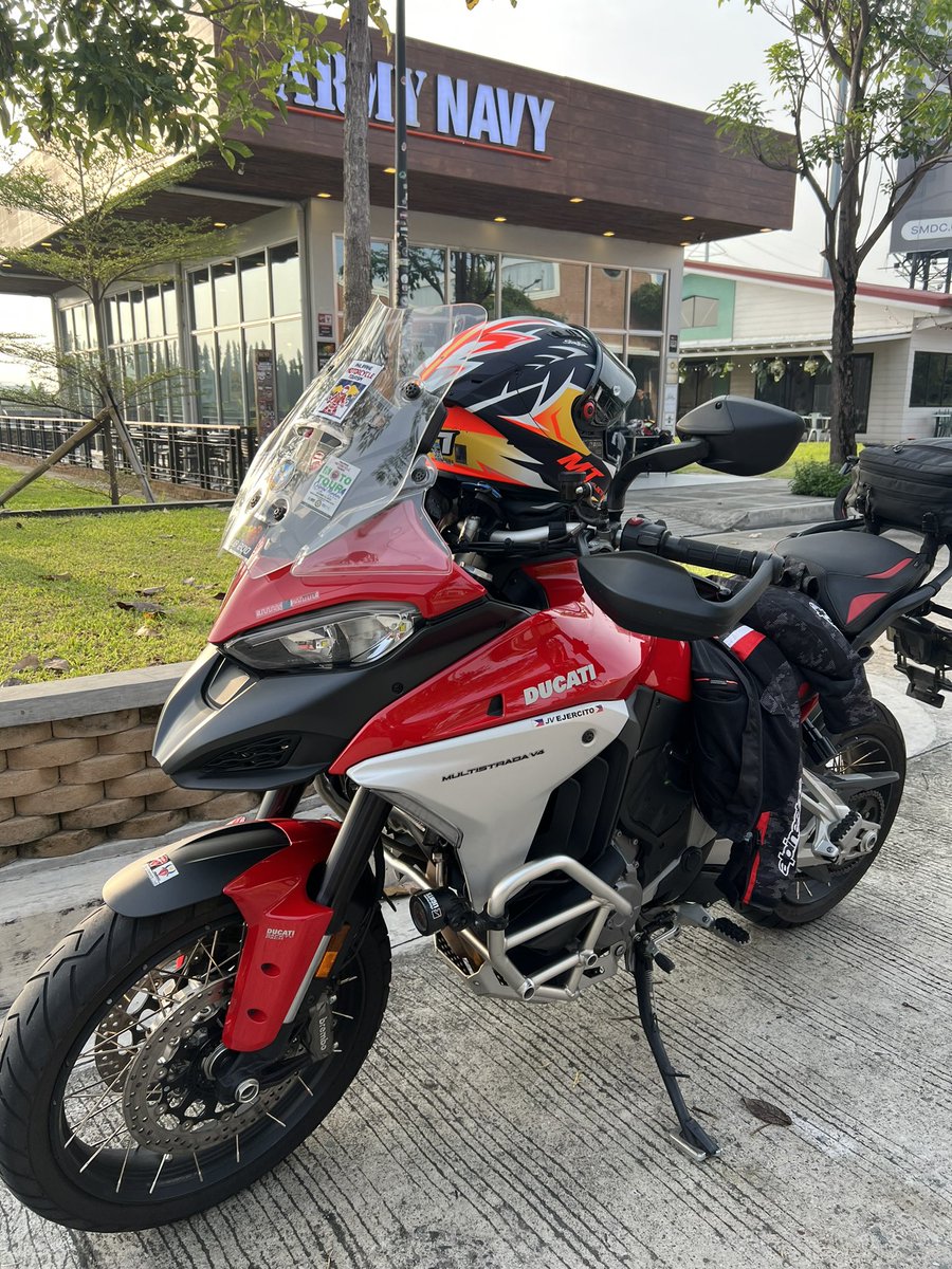 jvejercito's tweet photo. My MT Helmet keeps me confident that my head is protected when I ride!
MT Helmets is a Spanish brand helmet and are used and homologated for Moto GP by FIM.
#jvthegoodride
#jvisthegoodone
#mthelmetsphilippines https://t.co/wAOBsxmwsV