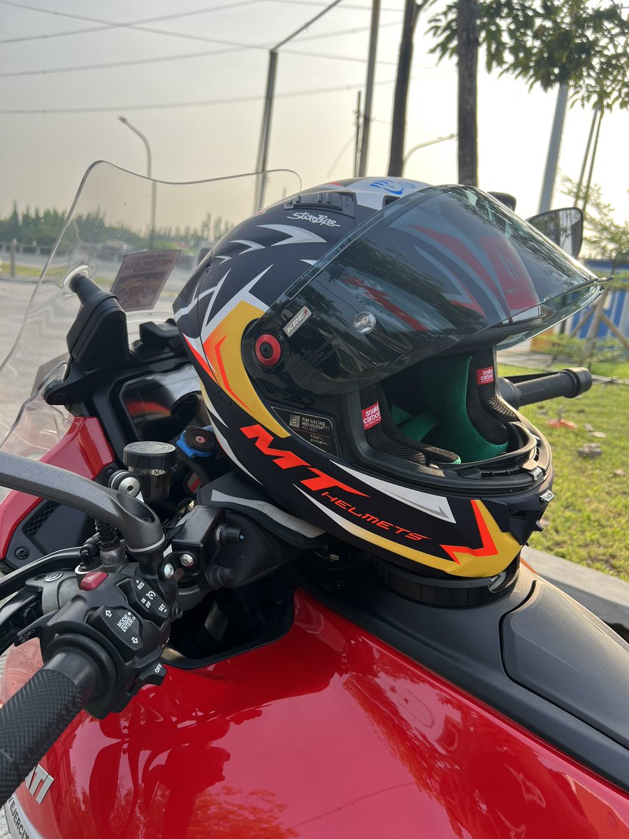 jvejercito's tweet photo. My MT Helmet keeps me confident that my head is protected when I ride!
MT Helmets is a Spanish brand helmet and are used and homologated for Moto GP by FIM.
#jvthegoodride
#jvisthegoodone
#mthelmetsphilippines https://t.co/wAOBsxmwsV