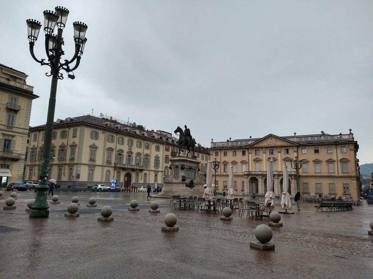 #buonadomenica
Il fascino di #Torino  in una giornata di pioggia...
#lamiacittá #ilovetorino #traveltorino #Piemonte