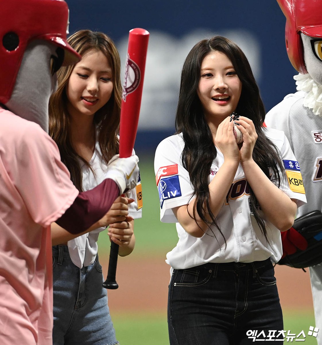 chaeinyonggg's tweet photo. 230528 Kiwoom Heroes 

Naver Photos

#PURPLE_KISS #퍼플키스 @RBW_PURPLEKISS https://t.co/TeJasDiBs3
