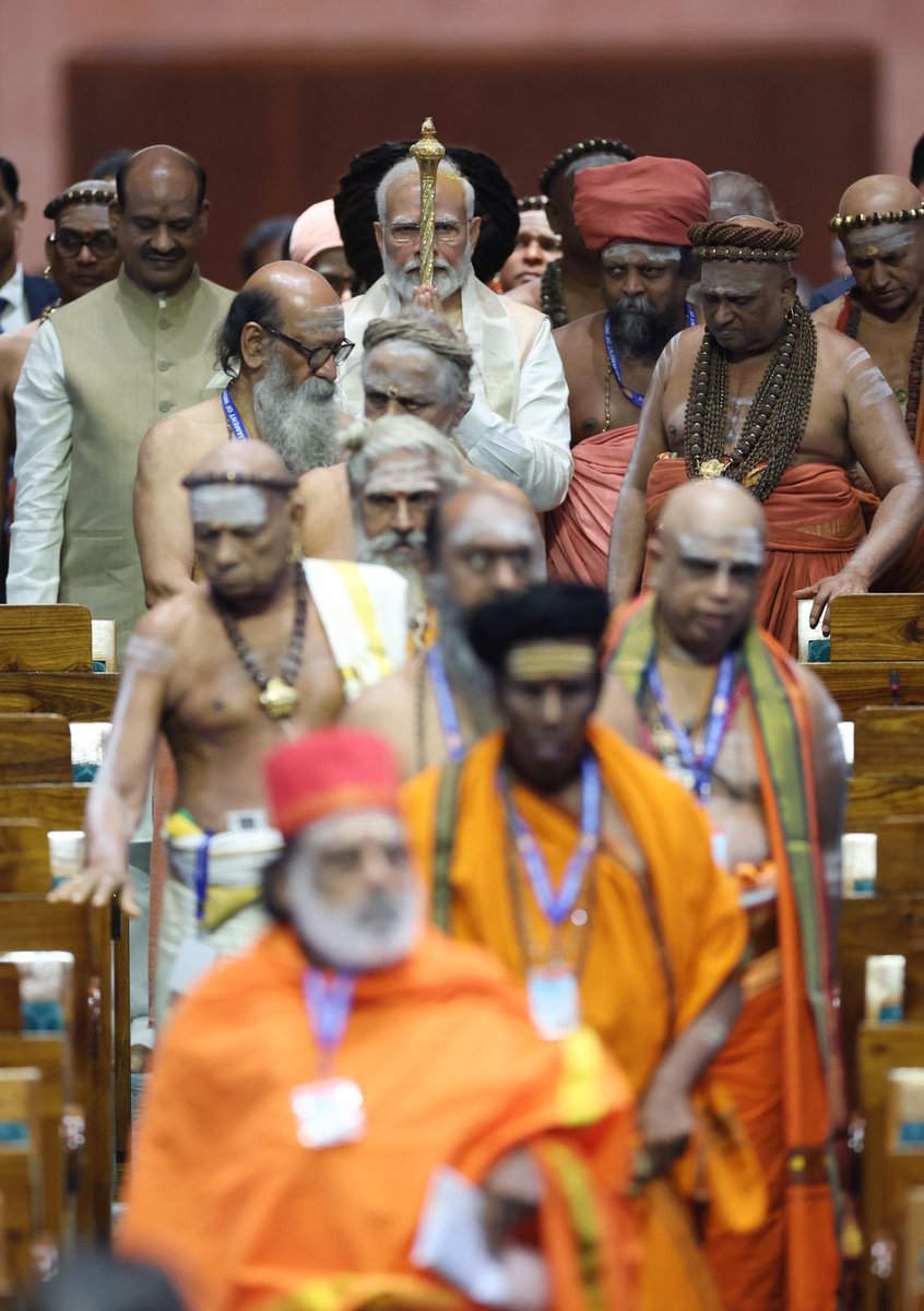 Being_Humor's tweet photo. Picture of the day. The India we Indians always dreamt of. Thank you @narendramodi ji 🥹🙏🏻 https://t.co/xyGmukIewW