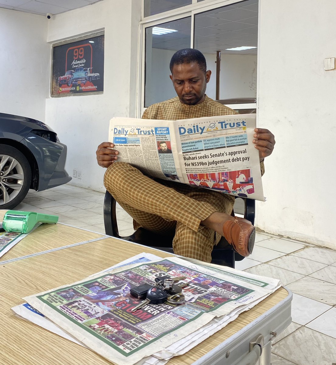 RealVictorbaba's tweet image. Documented facts form the basis of our well informed posit that TINUBU WILL BE SWORN IN and HIS PRESIDENCY is here to stay.

Know this and know PEACE🚶‍♂️
#NigeriansDidNotVoteForTinubu 
#TinubuOurPresident