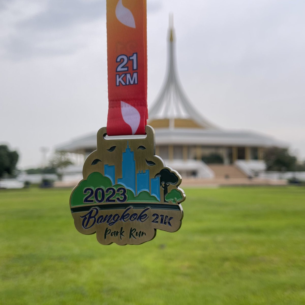 PhontakornW's tweet photo. เช้านี้มาวิ่งรายการ BANGKOK 21K PARK RUN 2023 🏃🏻🏃🏻♂️ วิ่งฮาล์ฟมาราธอนใน 2 สวนสวยเมืองกรุง เส้นทางวิ่ง สวนหลวง ร.๙-สวนกีฬาทางน้ำบึงหนองบอน #jogandjoy
#bangkok21kparkrun2023 #thairun #thairunฮับความสุขนักวิ่ง #วิ่งไหนดี #wingnaidee #beatyourself #beatyesterday #nikethailand https://t.co/WBvRI0nueA