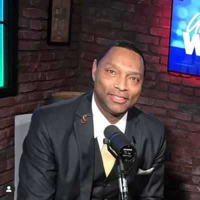 RadioArlington's tweet photo. #SportsRap noon @RadioArlington 96.7FM https://t.co/50jI2Up61h #GeorgeJohnson @bls1969 @theAlvinJones
@SuzyWillemssen @ComedianChrisT @WisdomFOX5
Honoring #PatTillman
@OConnellHS @DJOathletics @DJOSoftball @ExtraInningSB
@WCACSports @WashPostHS @FloSports @IHartFastpitch https://t.co/YMkIeb4XK9