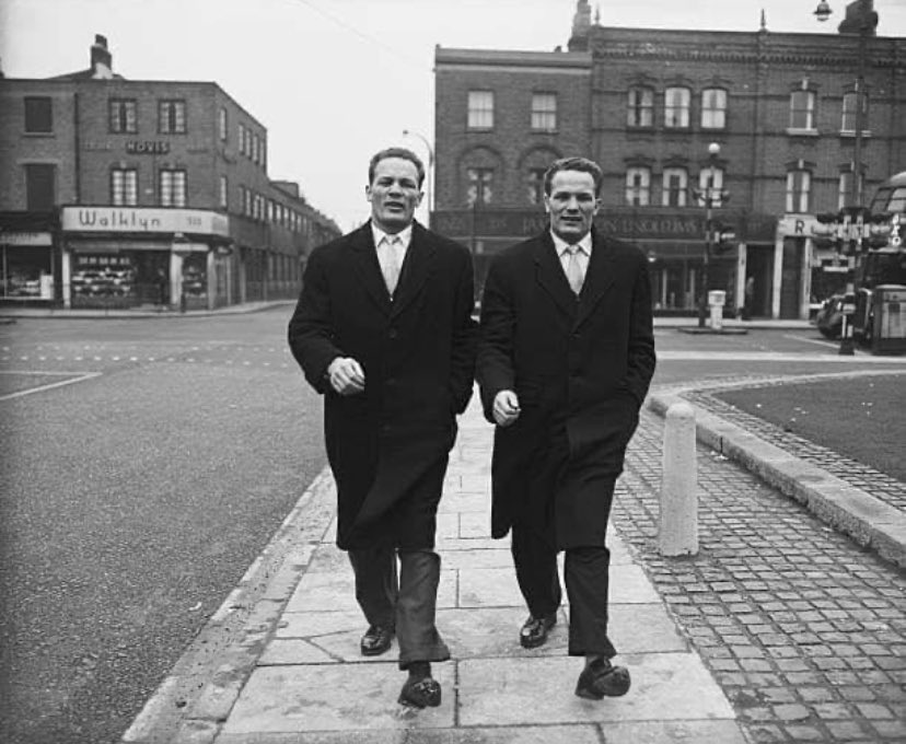 5 of 5 of the #OldKentRoad cheapest place on the Monopoly board but I’m so proud to be born & a part of this manor!

Heres ‘Our Enery’ with twin brother George
On the corner of OKR & Albany Road (hence Darren of Albany)
Opposite Thomas a Beckett pub #London #HenryCooper