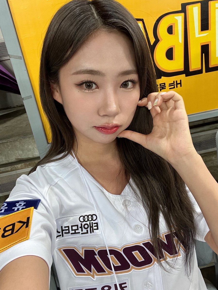 [230528 2:48PM] 🦈💭

- ㅎㅎ