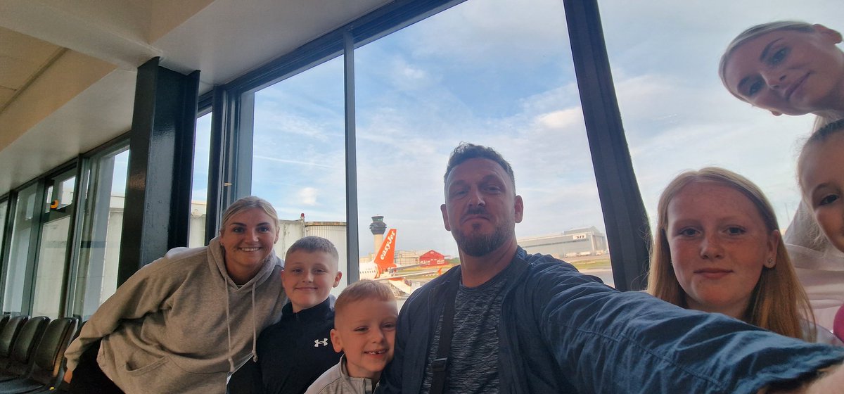 off we go for a long over due holiday ... ta taa 👋 ✈️✈️✈️