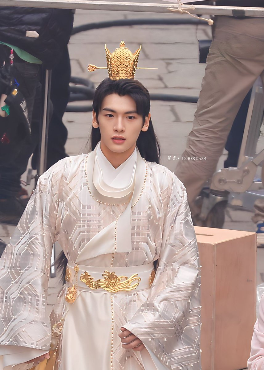 your highness, the crown prince

happy wenwen day! 
#TGCFLiveAction #ZhaiXiaowen