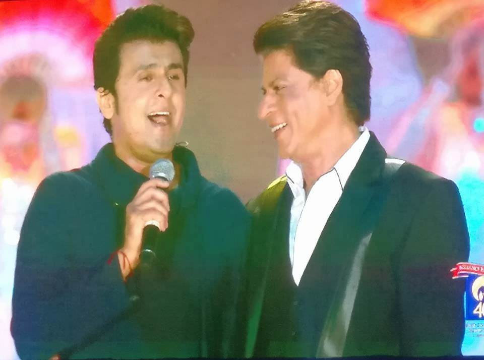 @iamsrk hay king khan.. I am your big fan from kolkata.. I miss this Jodi now a days.till pardes to Om shanti Om It was memorable years. Why are you not working with his song.please back with his new romantic songs. Please tell us about him. #Sonunigam