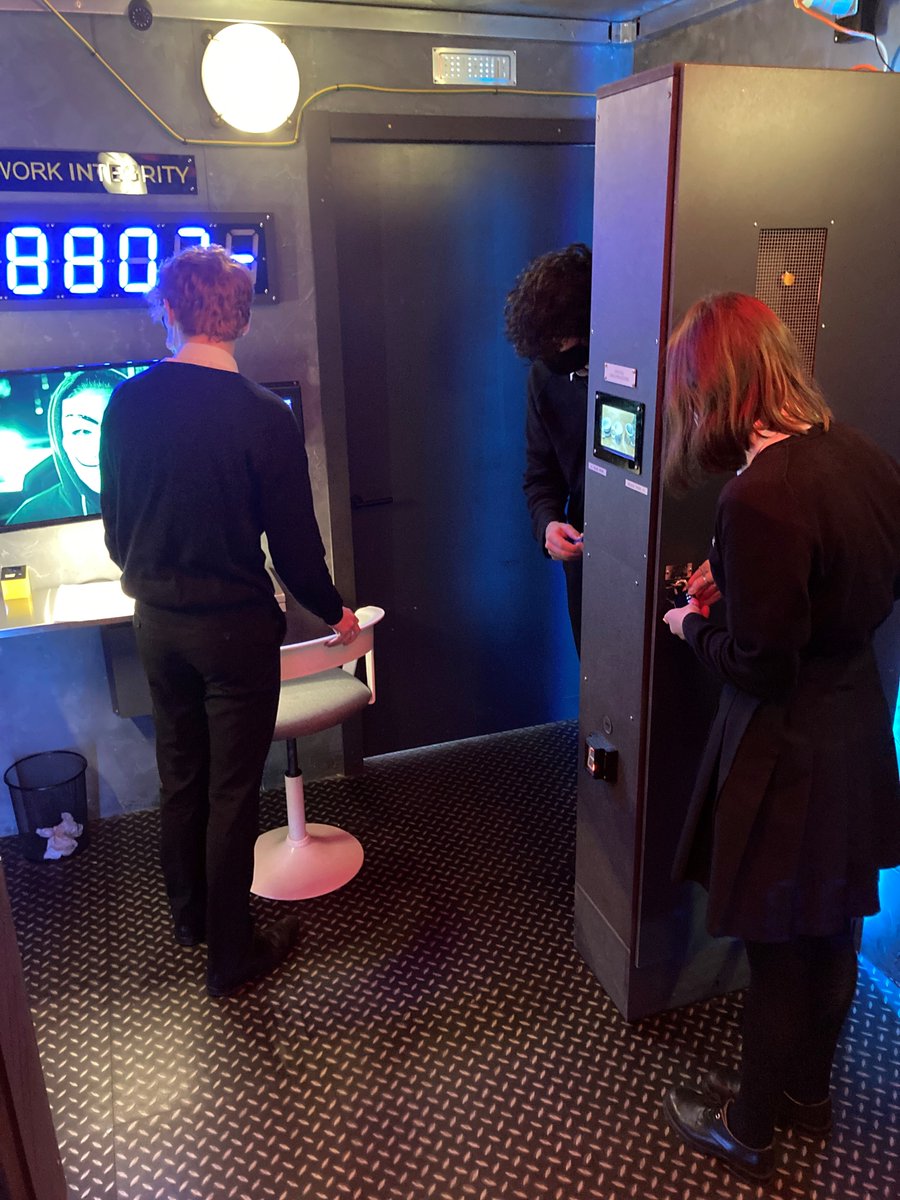 NWPCyberCrime's tweet image. Bydd GCI Cyber Escapes yn Pontio, Bangor wythnos nesaf ac mae gennym lefydd ar gael bnawn Mawrth, Mercher a Iau.

I gymryd rhan mae angen bod yn 14+ ac mewn grwp o 3-5. Mwy yma- orlo.uk/CGI_Cyber_Esca…

Os hoffech hawlio lle e-bostiwch ni CyberCrimeTeam@northwales.police.uk