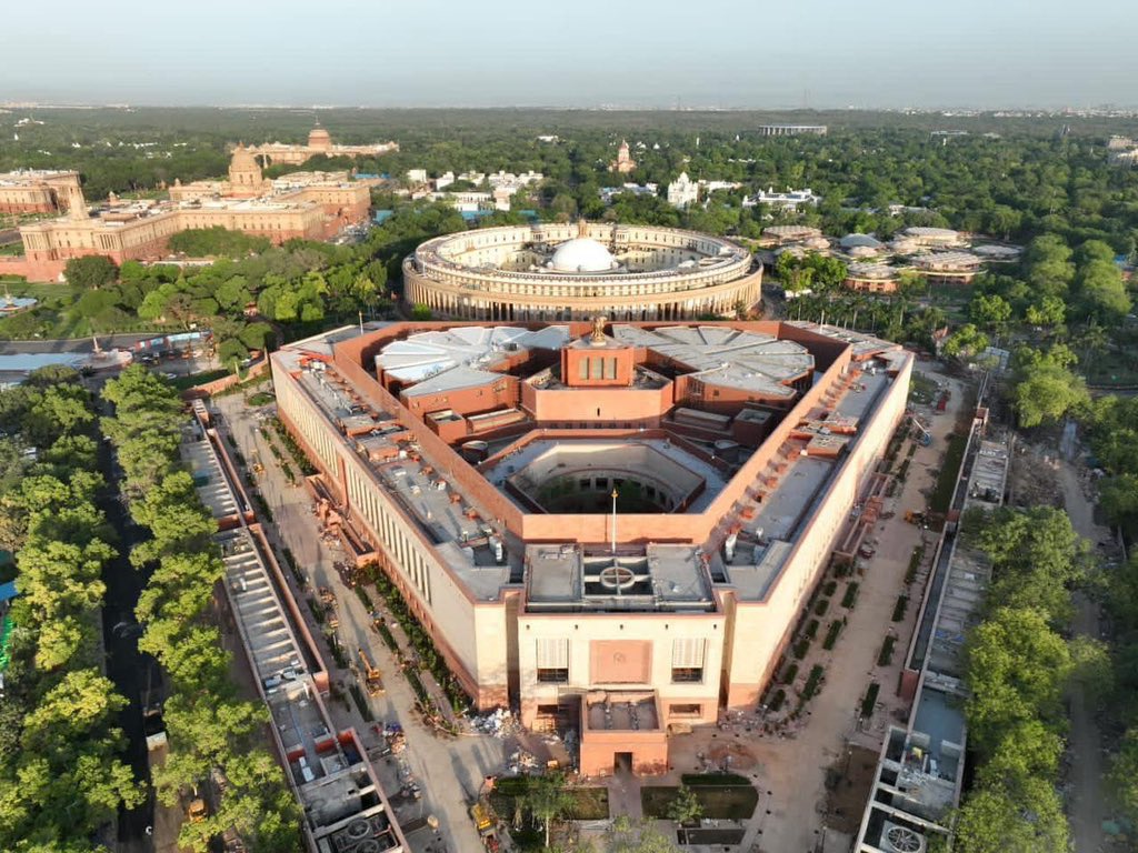 Rocky_iycbihar's tweet photo. ये क्या है ? https://t.co/YcsfqE7pM0