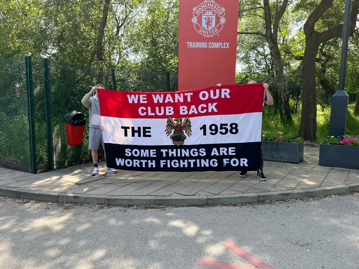 Last game of the season. 

A lot has happened but the job isn’t done.

Rumours Avi will be there.

Make sure we keep the pressure on. We let him know we want him and his family out! 

The message remains the same.

Some things are worth fighting for…

The 1958🇾🇪