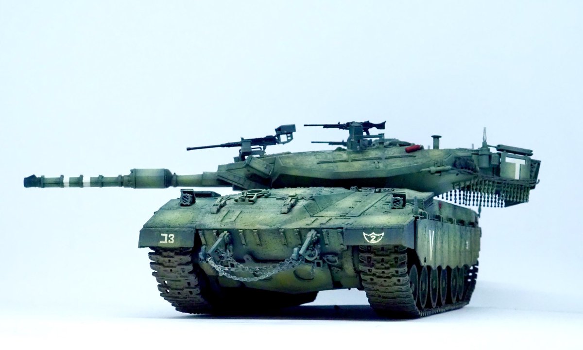 FuwakuT's tweet image. メルカバMk.3D LATE LICを再塗装。
こちらも滑り止め加工を追加してみた。
グリーンをちょっと強めにしたら、なかなかイイ感じ！

#プラモデル
#メルカバ
#MENGMODEL