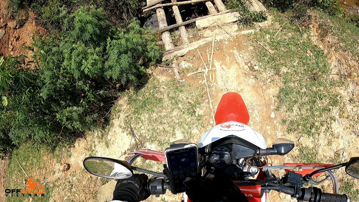 There comes a challenge that you have to face and find a way to solve it while motorcycling. 🌶️

👋 hanoimotorbikerental.com

#realchallenge #letsfaceit #gettinglostchallenge #vietnam #xuhuong2023 #trending2023 #motorbike #tour #rental #honda #XR150L #CRF150L #CRF250L #CRF300L