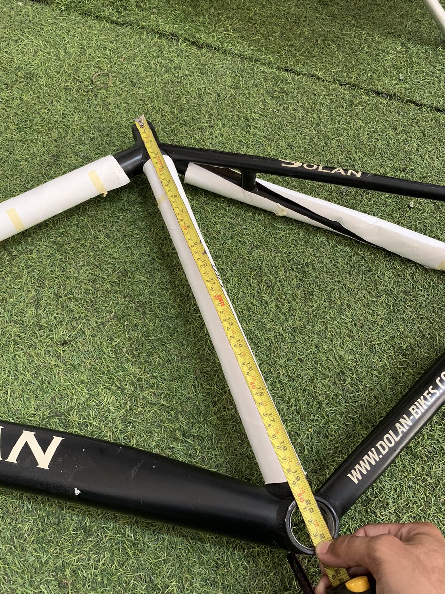 pedalsonhuman's tweet photo. #wts Frameset dolan size 52 (ternyata hitunganya sampe top tube) jual 5.5 juta  #fnfjb #frbjb https://t.co/5H7TX7lrPV