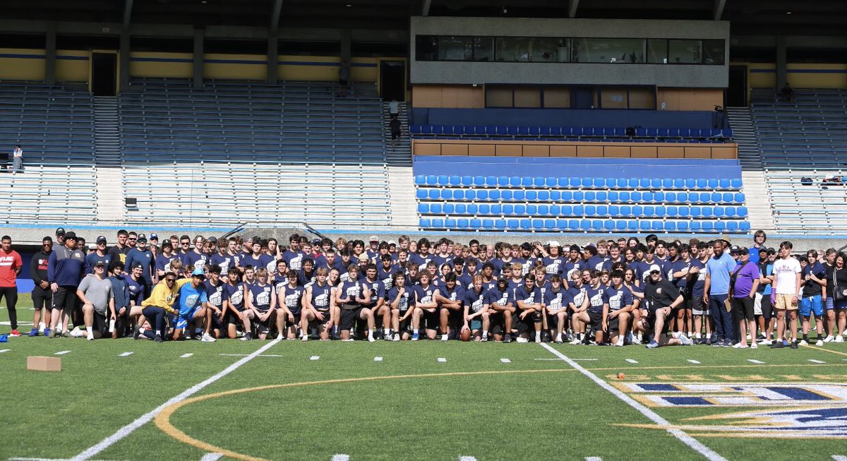 #TBirdNation .. amazing representation of @BCHSFB this afternoon at Thunderbird Stadium. Thank you to the athletes & families for showcasing their talents to the coaches and staff of @ubcfbl ..