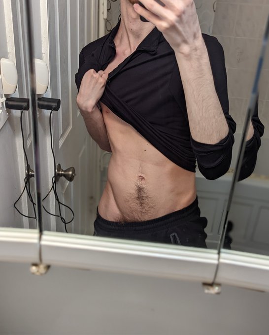 It's been a good day and I feel more confident today so here have some abs and v-line tease ☺️ https://t