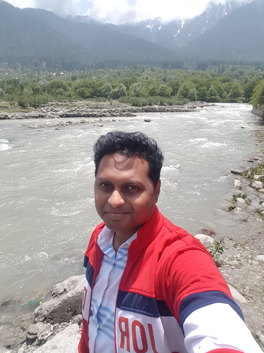 avinash_1171's tweet photo. Welcome to #Kashmir #paradiseonearth https://t.co/AQPW21talj