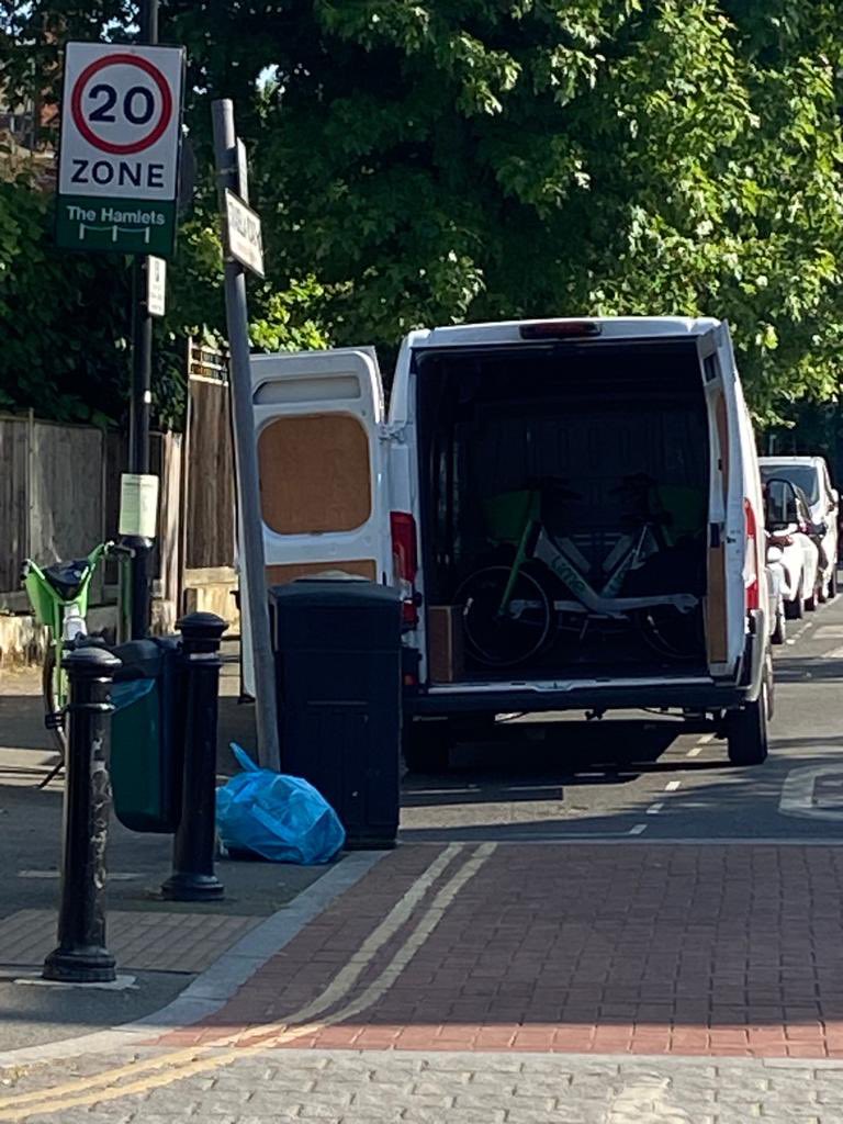 DuoDanceUK's tweet photo. @_LimeAID @limebike @lb_southwark This is the van depositing the bikes on to the pavements. https://t.co/HLydJzzCsI