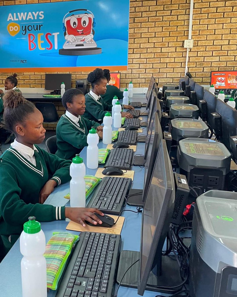 levison4me's tweet photo. @EcoFlowTech proudly sponsors Ntabenkonyana Secondary School in Mbizana, Middledrift!
In a world of frequent load shedding, remote schools like Ntabenkonyana face even greater challenges without electricity and infrastructure. They lack textbooks, desks, and computers. https://t.co/EPZdDq8prj