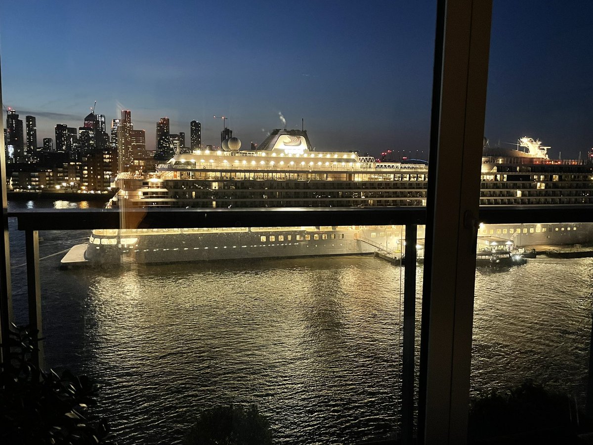 Ahoy #VikingVenus
Welcome to #Greenwich <a href="/VikingCruises/">Viking</a>, but… are you aware of your excessive shore-facing light pollution? 😎
We love #cruiseships but guess  Vikings have always been an invasive force to these shores! Looking forward to your onward journey. Bon voyage  👋