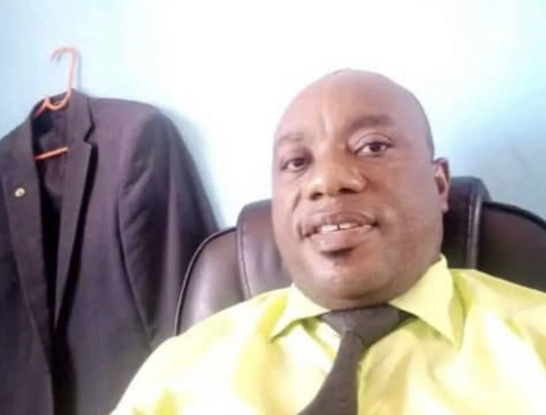 pepele_news's tweet image. 🔴 ALERTE-INFO: Le Chef de Parquet près du Tribunal de Paix de Tshikapa, le magistrat NKHOLOMONYI assassiné à #Tshikapa par les hommes armés non identifiés près du village #Kasala. #RDC @pepele_news