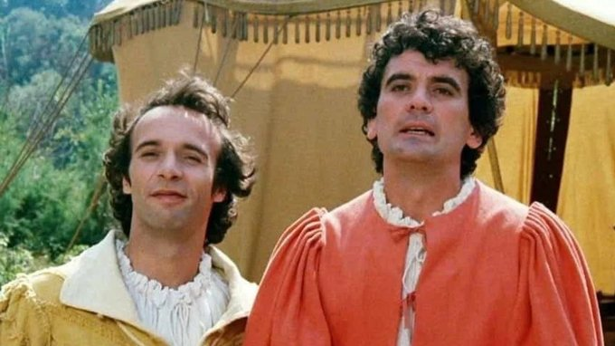 Erofiodena's tweet photo. "Non ci resta che piangere" è un film del 1984 scritto, diretto e interpretato da Roberto Benigni e Massimo Troisi.

Del film vennero distribuite tre differenti versioni, una delle quali diverge per il finale. https://t.co/IgXmd5oyiD