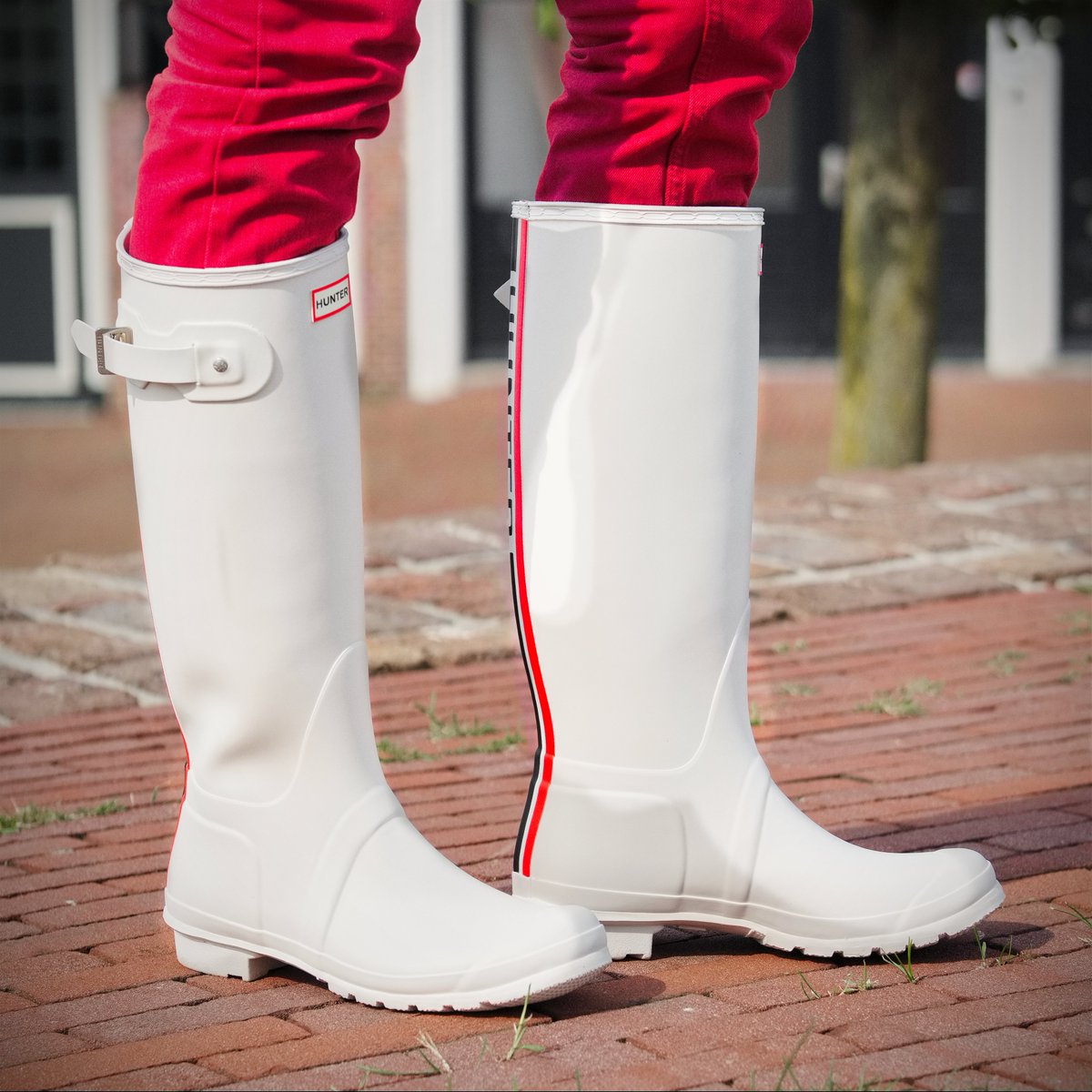 Continuing the close-ups and nearly at the end of the series. Wednesday should see the start of a new series.

Happy Whit Sunday everyone!

#HunterBoots #HunterOriginals #Hunter #TriColour #Wellies #Original #Tall #Boots #Awesome #Stunning #Amazing #Stylish #BeSeen #Standout