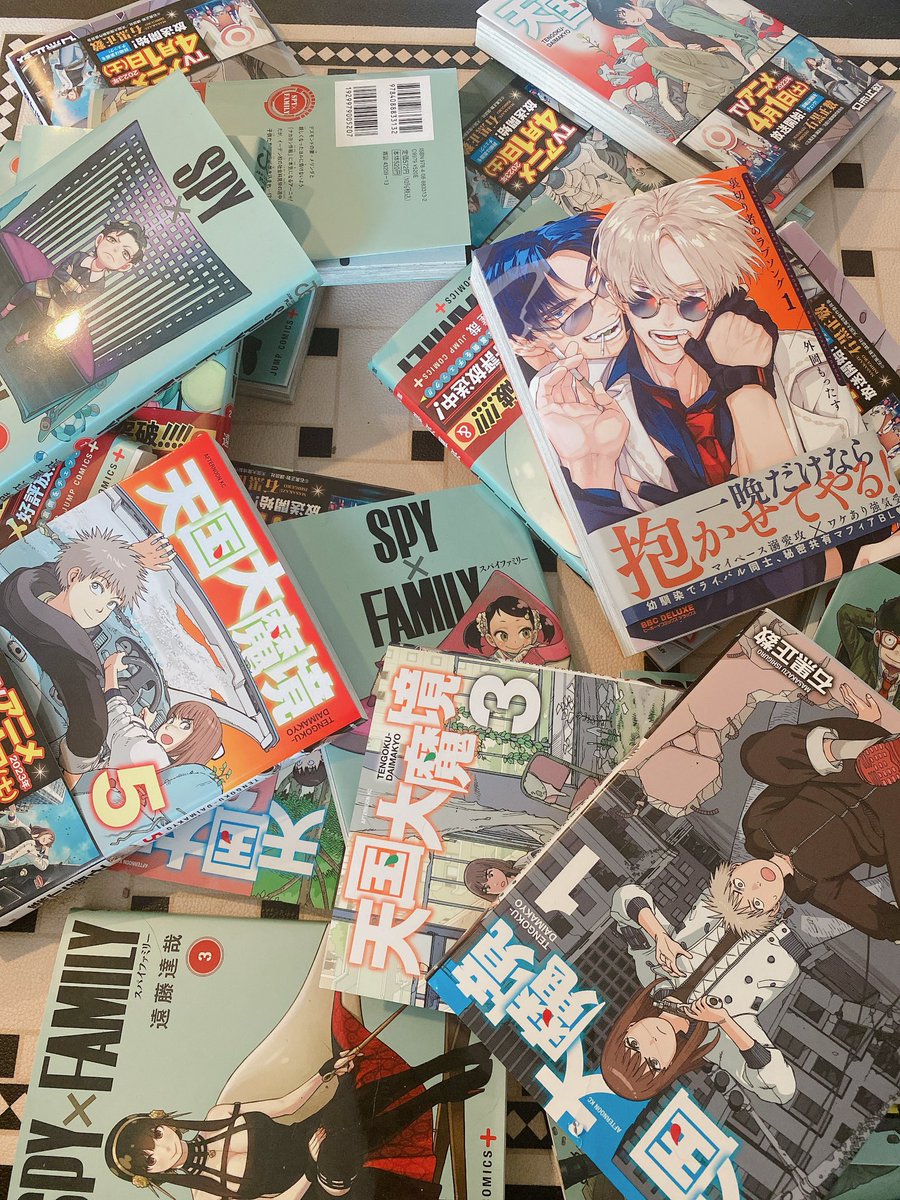 最近の読み散らかした惨状 https://t.co/q9ec3yOb64