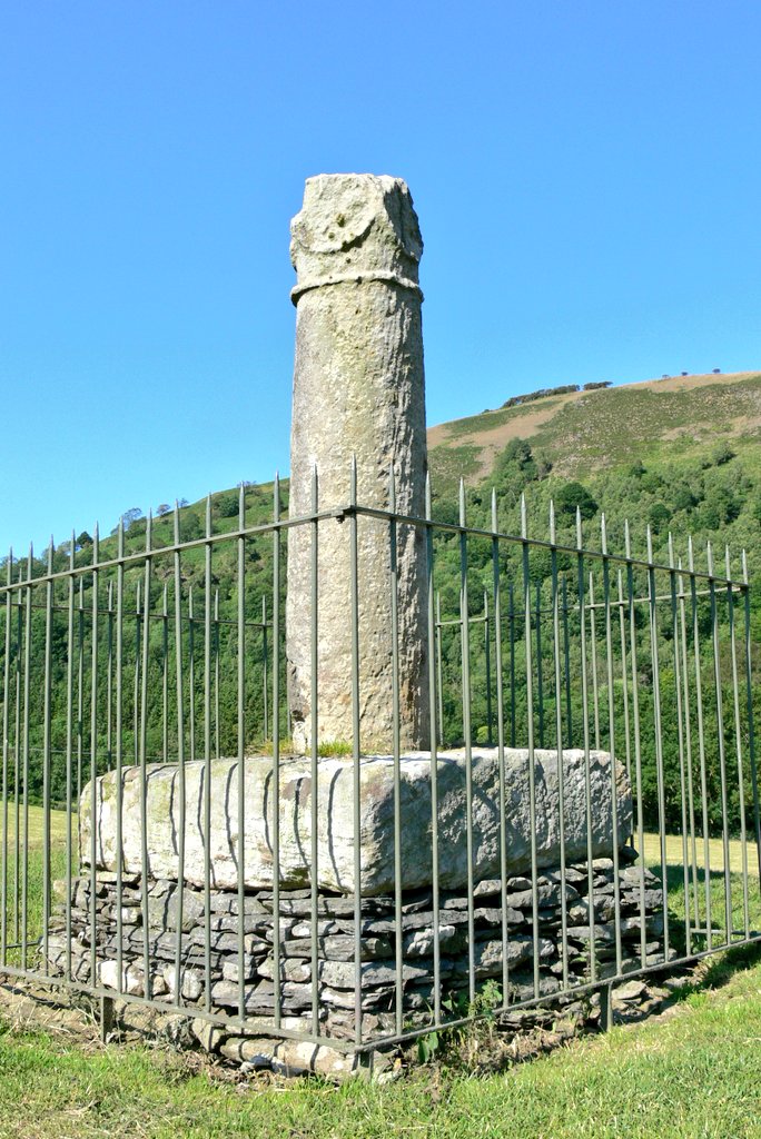 #StandingStoneSunday
The Pillar of Eliseg, stands near Valle Crucis Abbey, Denbighshire, #Wales.
#Latin inscription consisted of some thirty-one lines of insular script. Excavation shows the Pillar sits atop a much earlier burial mound circa 2000BC. 
#History #Archaeology