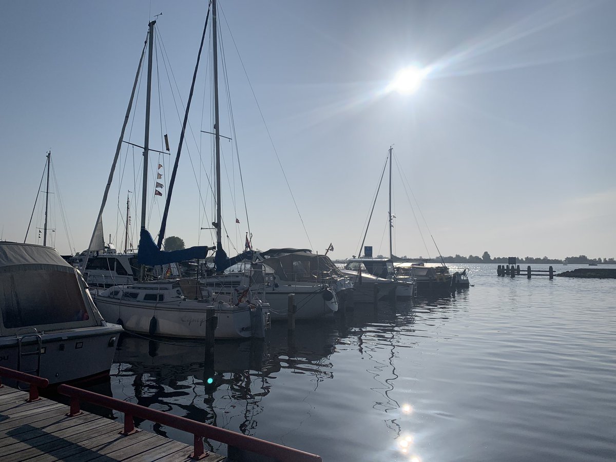 #rondjemetmijnhondje #zonniggrou #watersport #haven