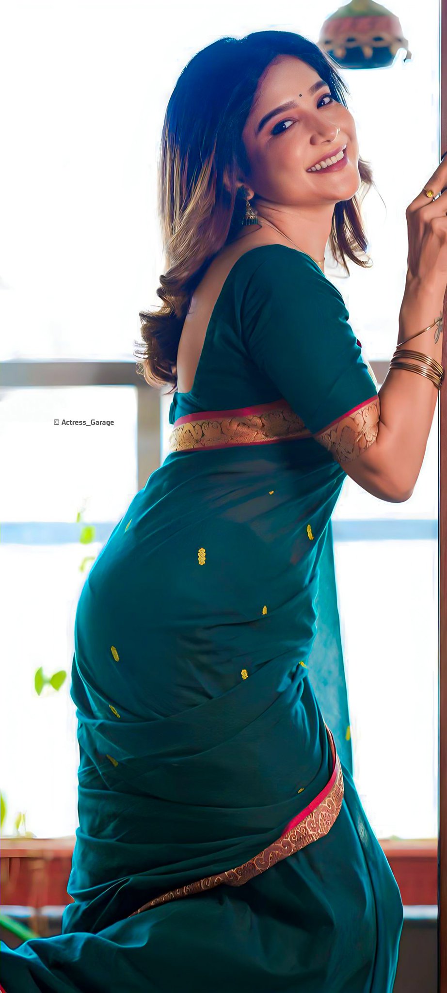 FxMlS54aYAAiun5?format=jpg&name=large