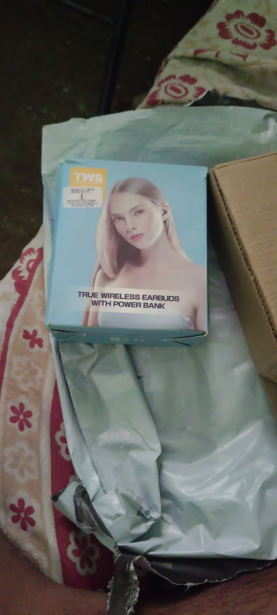 sonukumar19934's tweet photo. @Meesho_Official 
Ihave ordered 2 headphones and received only 1 and coustomer care not given proper solution https://t.co/hwzUFwsK4R