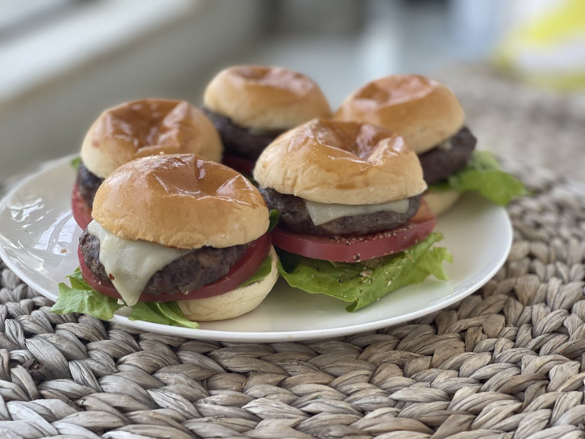NZhunt3r's tweet photo. Always good to see positive feedback. Our venison sliders (sold with patties and buns) delivered on Fridays, are fantastic for weekend. #Tasty #EasyToCook #NZVenison https://t.co/fpzP8AKy04