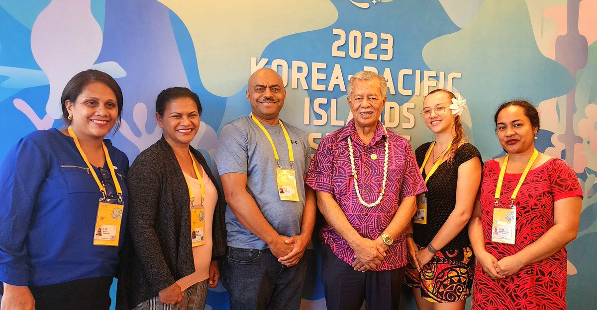 It was a pleasure today to field questions from Pacific journalists tracking and following the global meetings attended by our Pacific Leaders. 

We chatted on the 1st #KoreaPacificLeaders Summit, #ClimateCrisis and Oceans #Fukushima, and of course, our #Pacific2050 priorities.