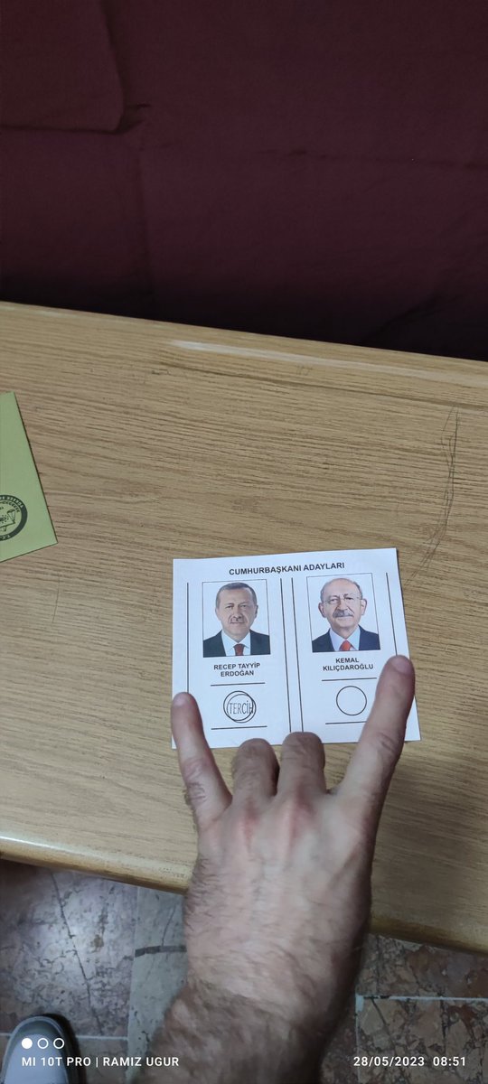 Milliyetçi ve muhafazakar seçmen Kemal Kılıçdaroğlu nu unutmadı onu da bozkurt işaretiyle selamladı. BY BY Kemal 🤘🇹🇷🇹🇷