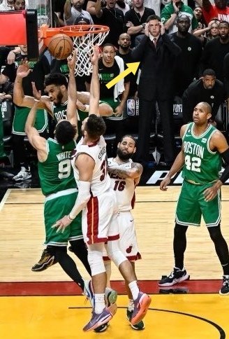 parallelecinico's tweet photo. Il Gallo.
#NBAtipo https://t.co/yP9Tx9aMxO
