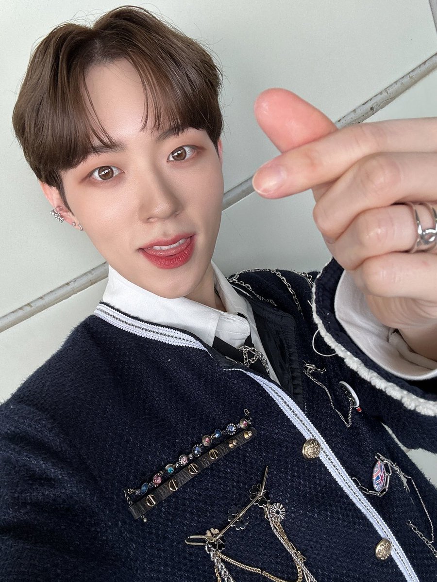 NINE_i_Firstone's tweet image. [#이든]

 드림 콘서트 그리고 이드니 🖤

#NINEi #나인아이