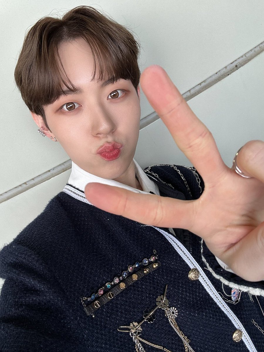 NINE_i_Firstone's tweet image. [#이든]

 드림 콘서트 그리고 이드니 🖤

#NINEi #나인아이