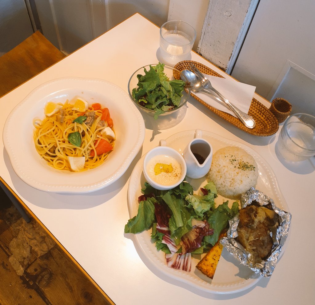 昼食昼飯🍴ラメゾン✨いとこと～😍💕ハンバーグ🎵日向夏パスタ🍝季節のタルト🍈ミックスベリータルト🍓