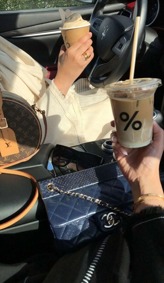 LayanFesal's tweet photo. الصباح   هو  الوقت من اليوم  الذي  لا يُمل منه    
#صباح_الخير ☕️ https://t.co/gZl8HLoROh