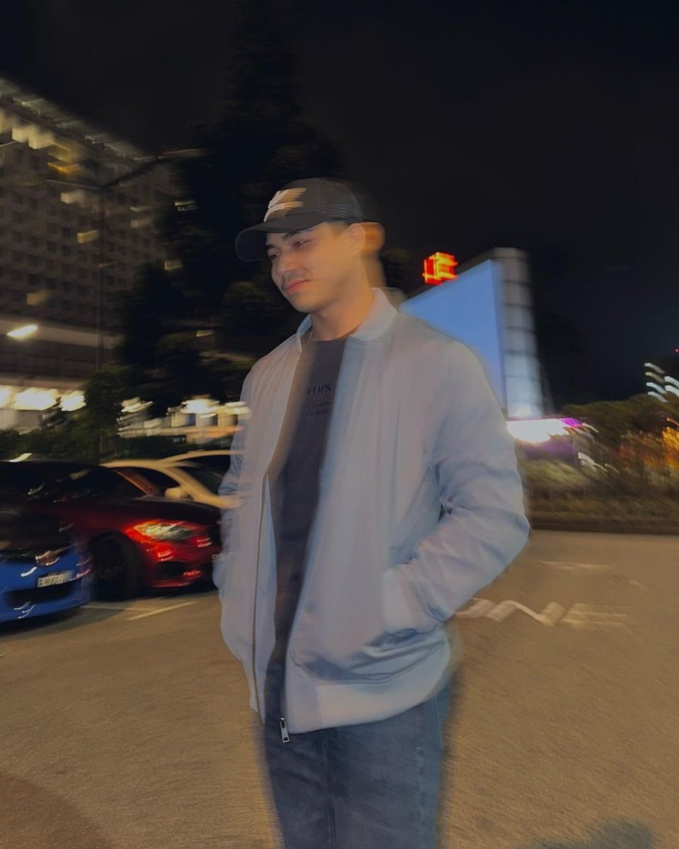 myrnanewss's tweet photo. #RNANEWS #RNASELEBSTYLE ❄️ by #AtiqAzman https://t.co/EGtQG2vaHF
