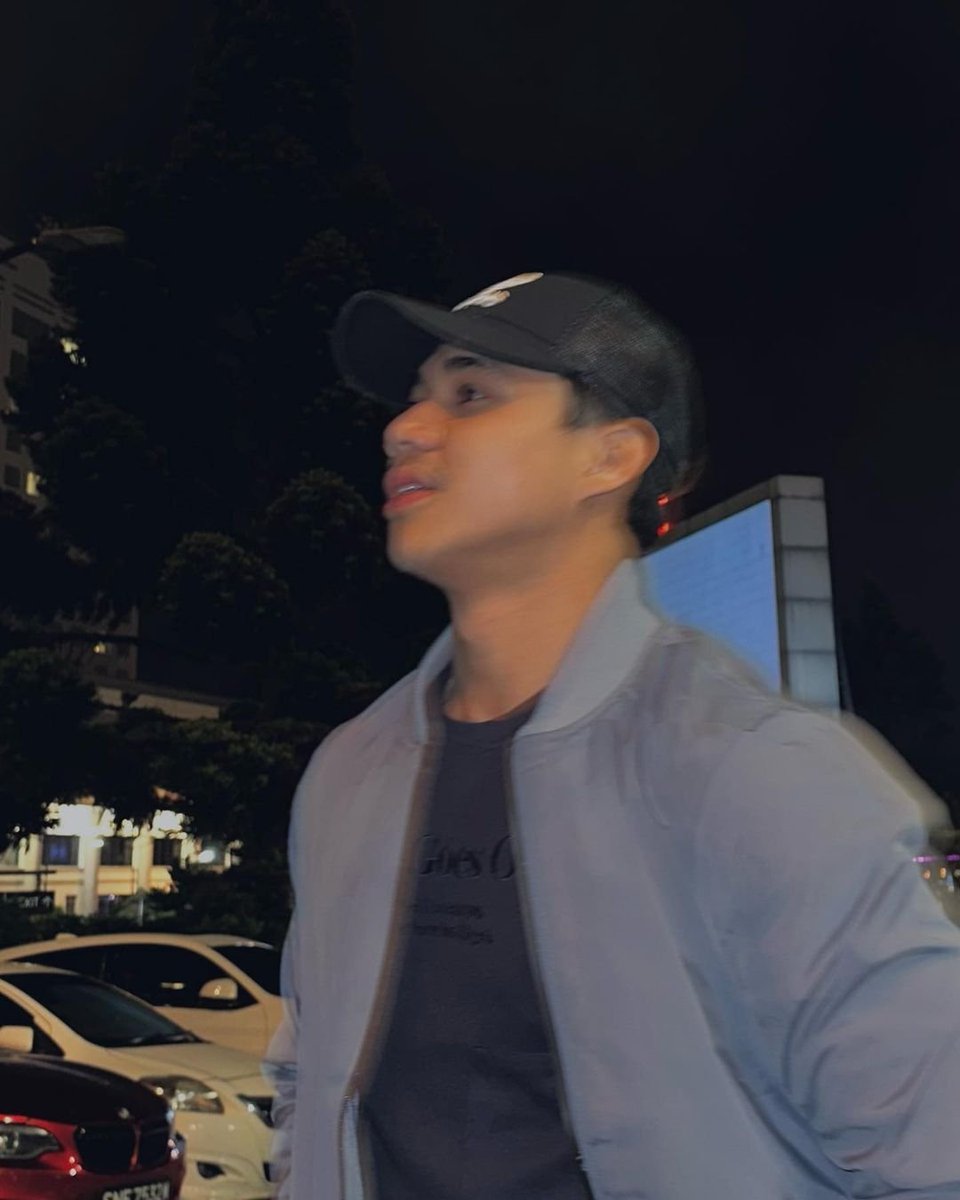 myrnanewss's tweet photo. #RNANEWS #RNASELEBSTYLE ❄️ by #AtiqAzman https://t.co/EGtQG2vaHF