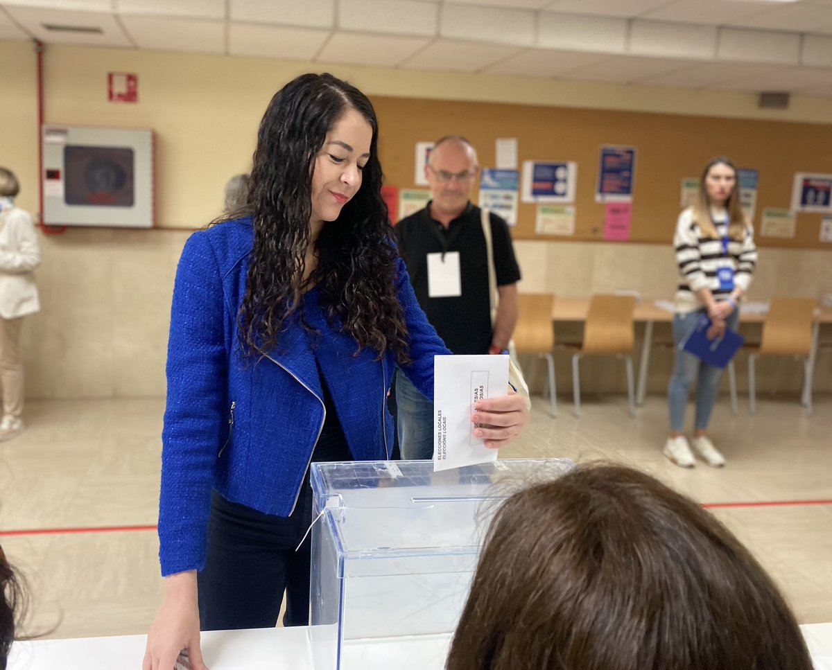 compostelaberta's tweet photo. 🗳️ @maria_rzs xa votou!
#PoloQueImporta
#28M https://t.co/EphDuZbBny
