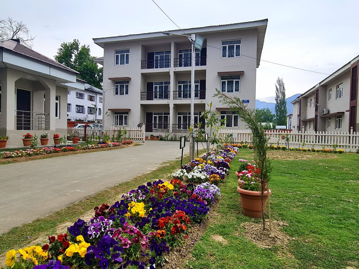 UCFDesignStudio's tweet image. Some pictures of the beautiful new Income Tax Office in #Srinagar. @IncomeTaxIndia