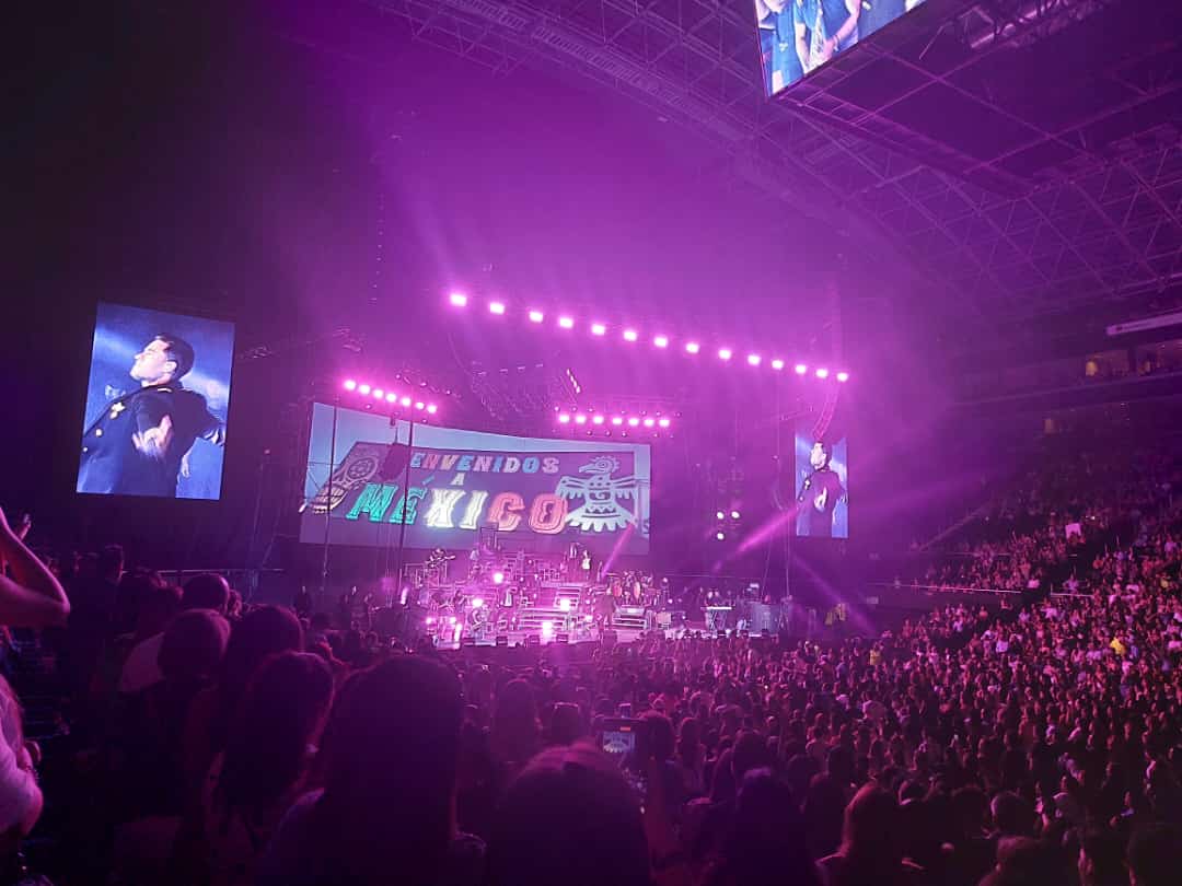 Aleesalas04's tweet photo. Excelente concierto, lo vivido valio la pena 🥰😍 @_CarlosRivera https://t.co/dwFvKL9677