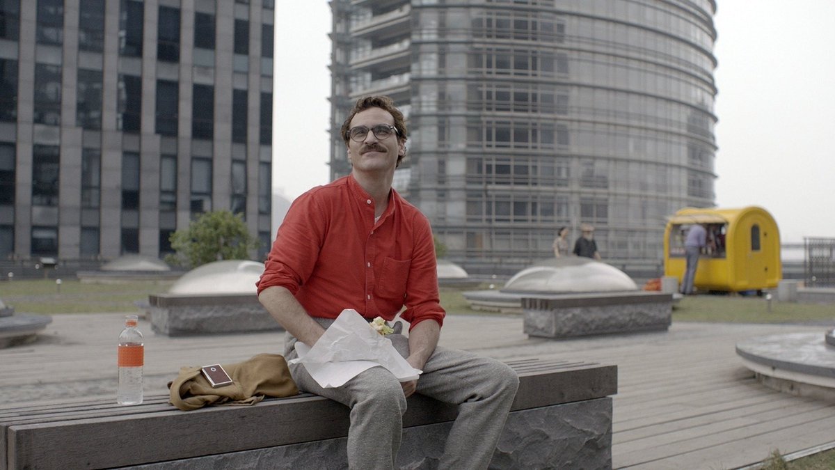 PhenomenaExp's tweet photo. Durante el montaje de Her el director Spike Jonze se dio cuenta que la voz original de Samantha, Samantha Morton (Minority Report), quien había estado cada día en el rodaje dando la réplica al protagonista Joaquin Phoenix, no era la que encajaba en la película.⬇️ https://t.co/eSThi2QB2N