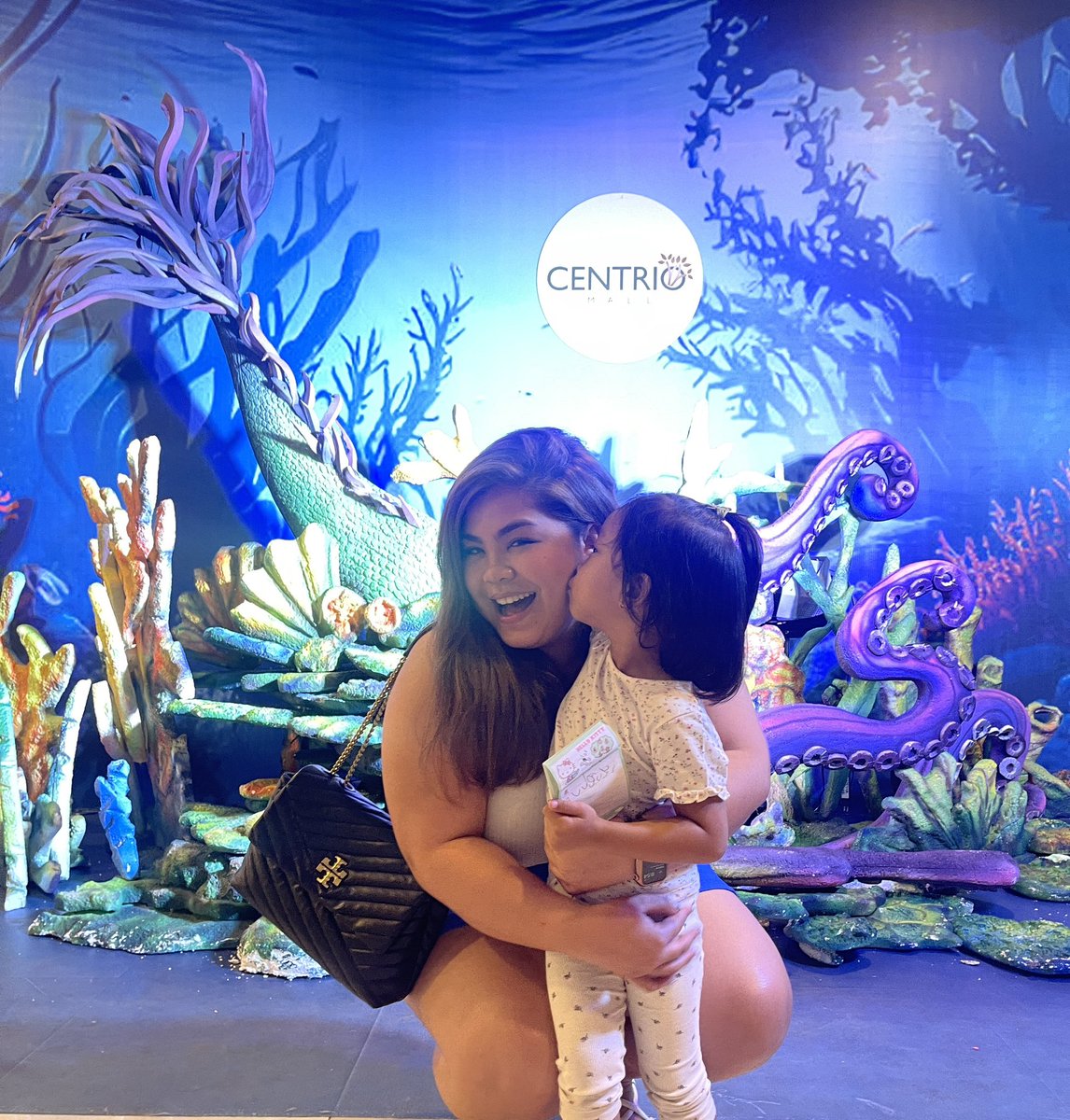 kharyldence's tweet photo. Watched #THELITTLEMERMAID last night with this cutie! Thank you Nanay Chai @notsodruggist for inviting me💕 https://t.co/8z4wCluDeG